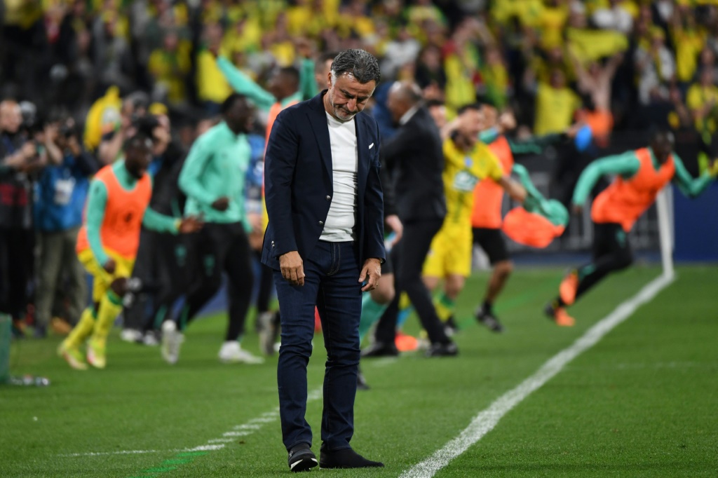 La déception de l'entraîneur de Nice Christophe Galtier après la défaite contre Nantes en finale de la Coupe de France